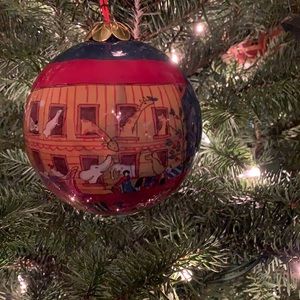 Elegant glass ornament 4 inches
